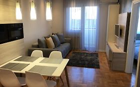 5 Stars Apartment With Free Garage Place